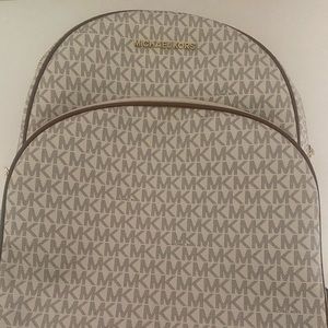 Michael kors backpack vanilla/acorn/ new with tag